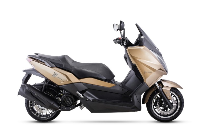 Skuter Junak 711 ze stelażem– Przestronny i komfortowy maksi skuter 125 cm³ dla wymagających